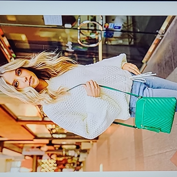 CHEVRON QUILTED MEDIUM Kelly Green Crossbody Bag with Tassel Accent - Picture 8 of 8